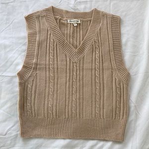 Women’s pullover vest